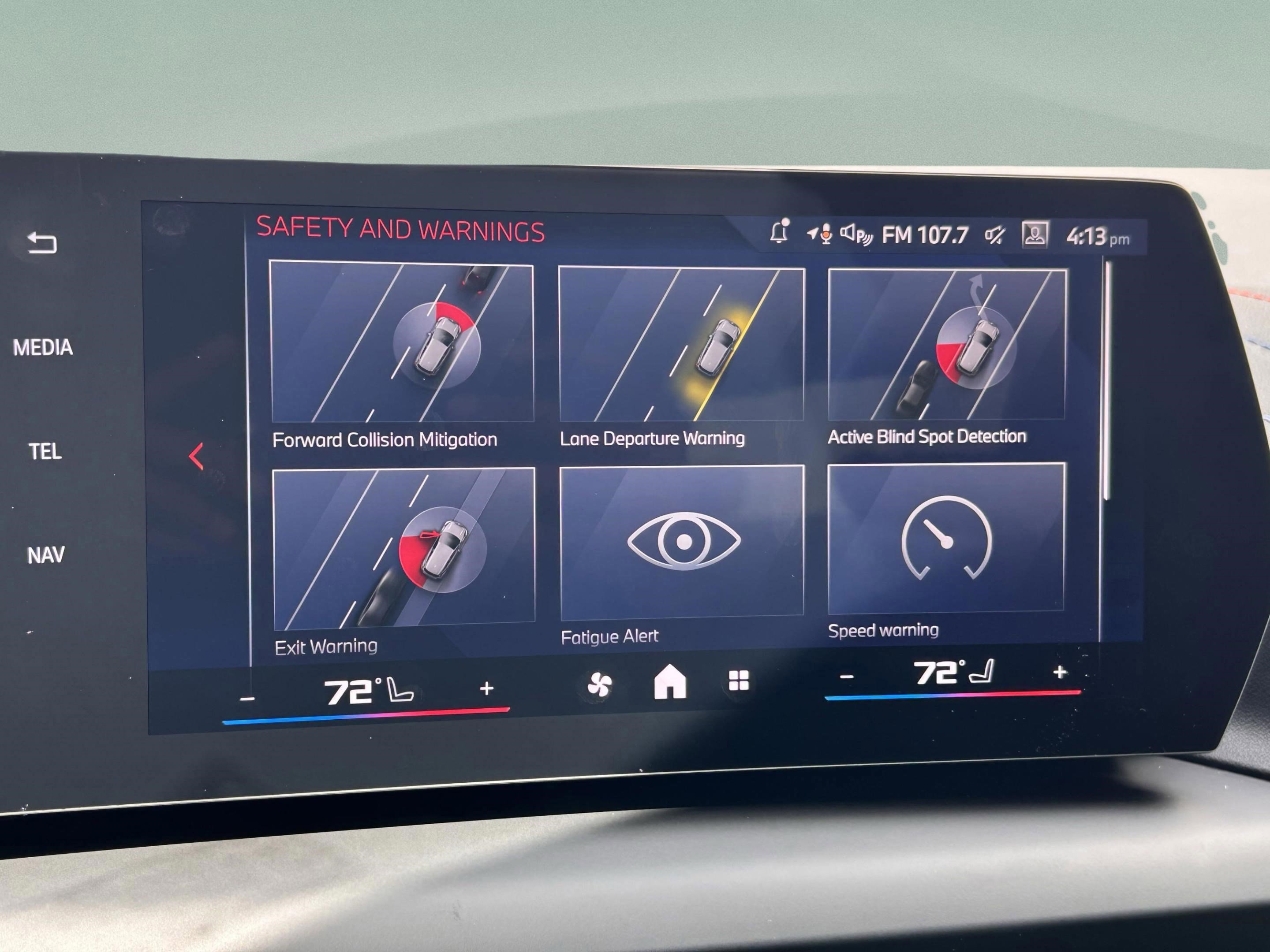 Used 2025 BMW M235i xDrive w/ Premium Package image 25