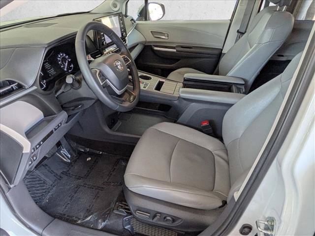 Used 2023 Toyota Sienna XLE w/ XLE Plus Package FWD image 16