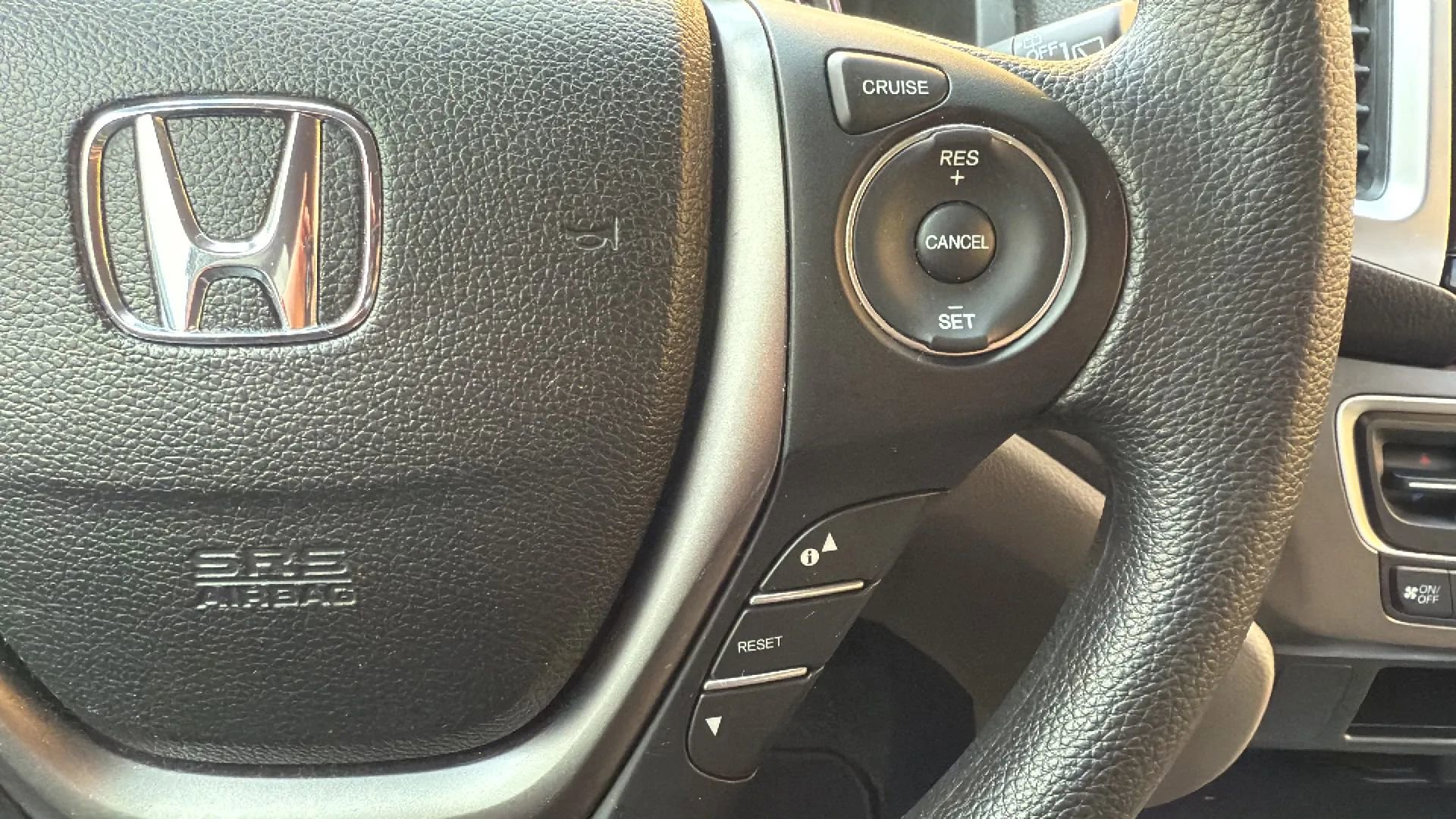 Used 2017 Honda Pilot EX image 11