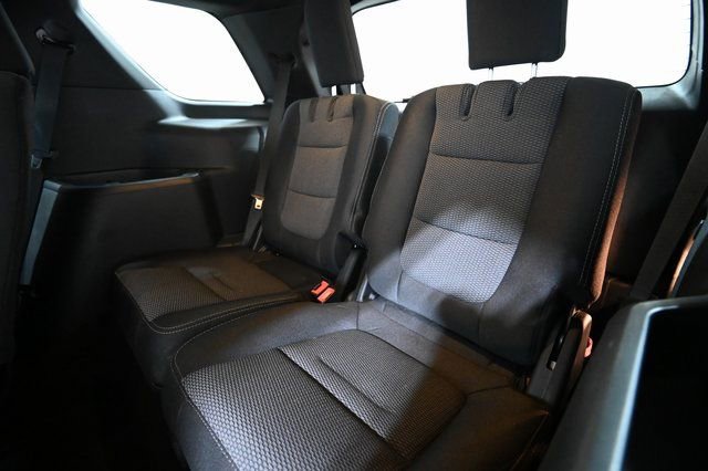 Used 2019 Ford Explorer XLT w/ Class III Trailer Tow Package AWD/4WD image 9