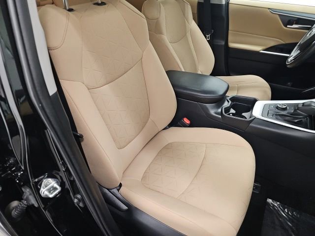 Used 2019 Toyota RAV4 XLE w/ Convenience Package image 38