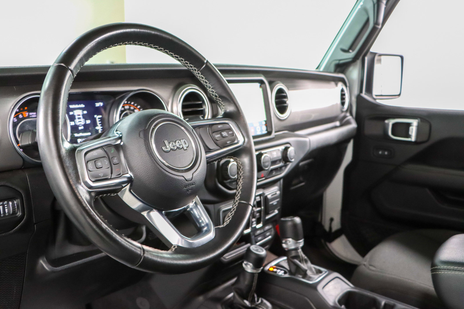 Used 2021 Jeep Wrangler Unlimited Sahara image 22