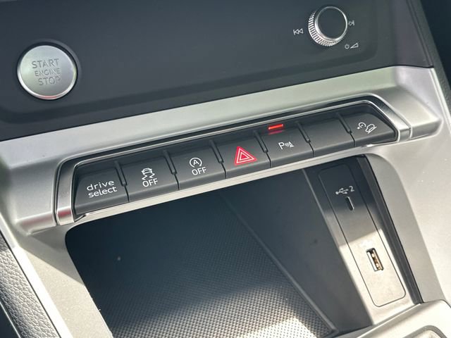 Used 2019 Audi Q3 2.0T Premium w/ Convenience Package AWD/4WD image 30