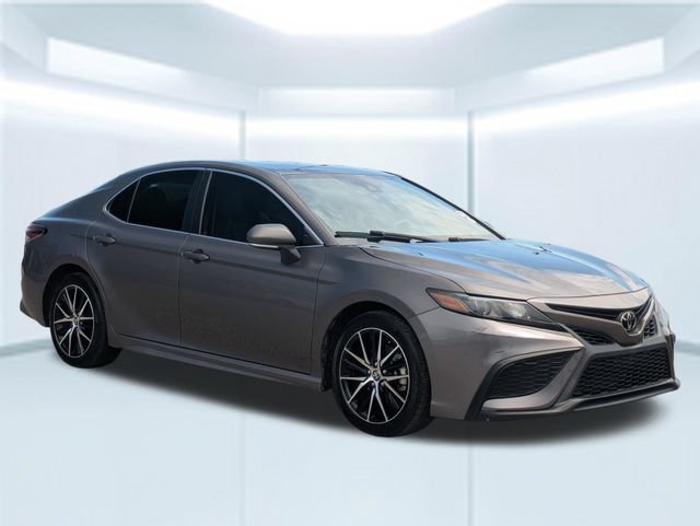Used 2024 Toyota Camry SE w/ Convenience Package FWD image 8