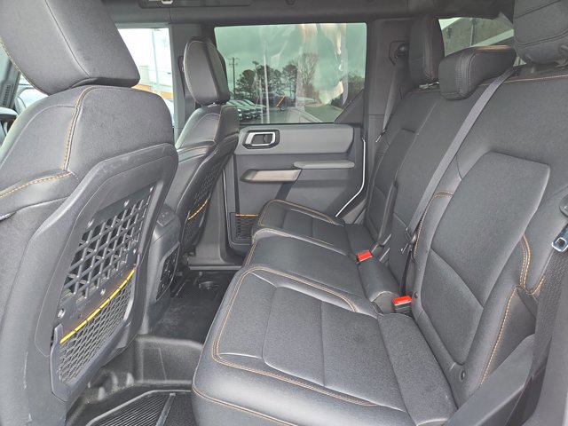 Used 2023 Ford Bronco Badlands image 14