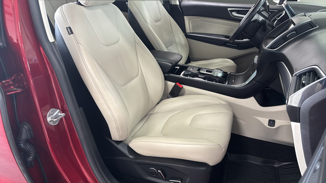 Used 2019 Ford Edge Titanium w/ Cold Weather Package AWD/4WD image 24