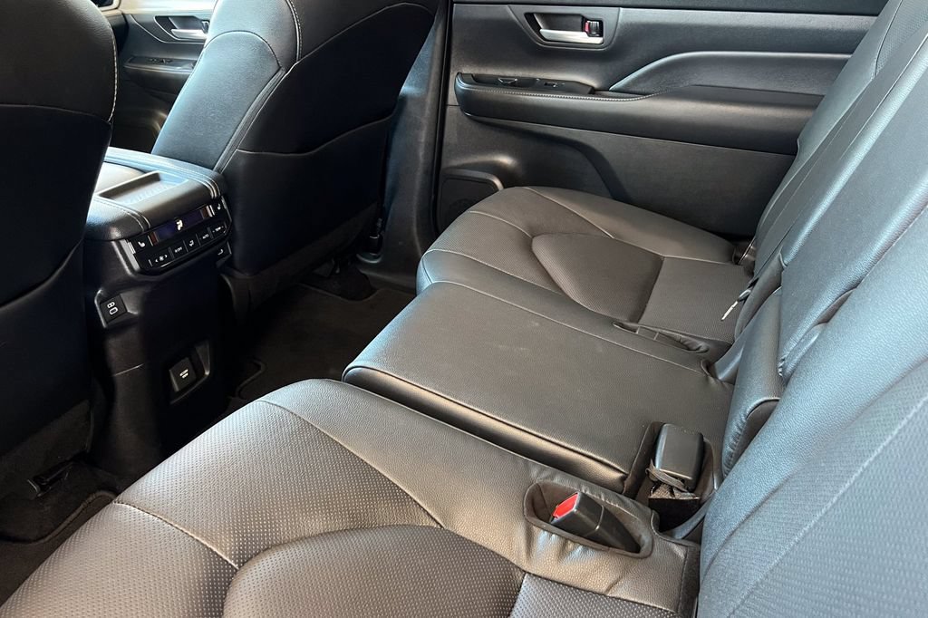 Certified 2024 Toyota Grand Highlander FWD image 15