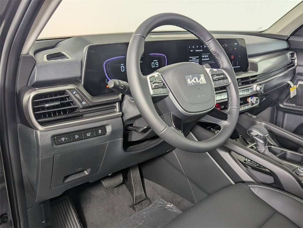 New 2025 Kia Telluride S image 11