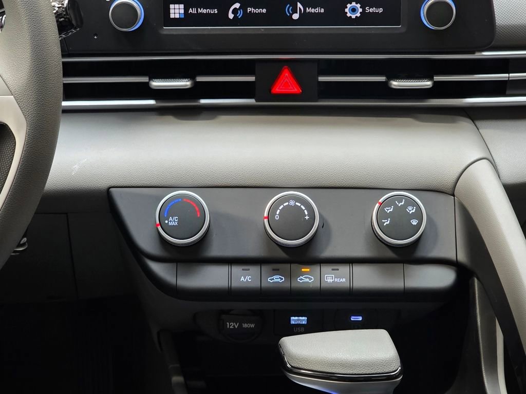 New 2026 Hyundai Elantra SE image 17