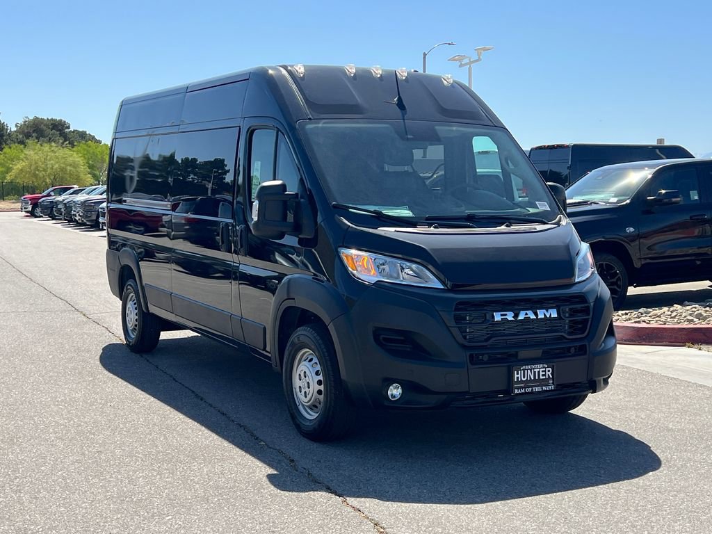 New 2026 RAM ProMaster 2500 w/ Crew Van Package FWD image 8