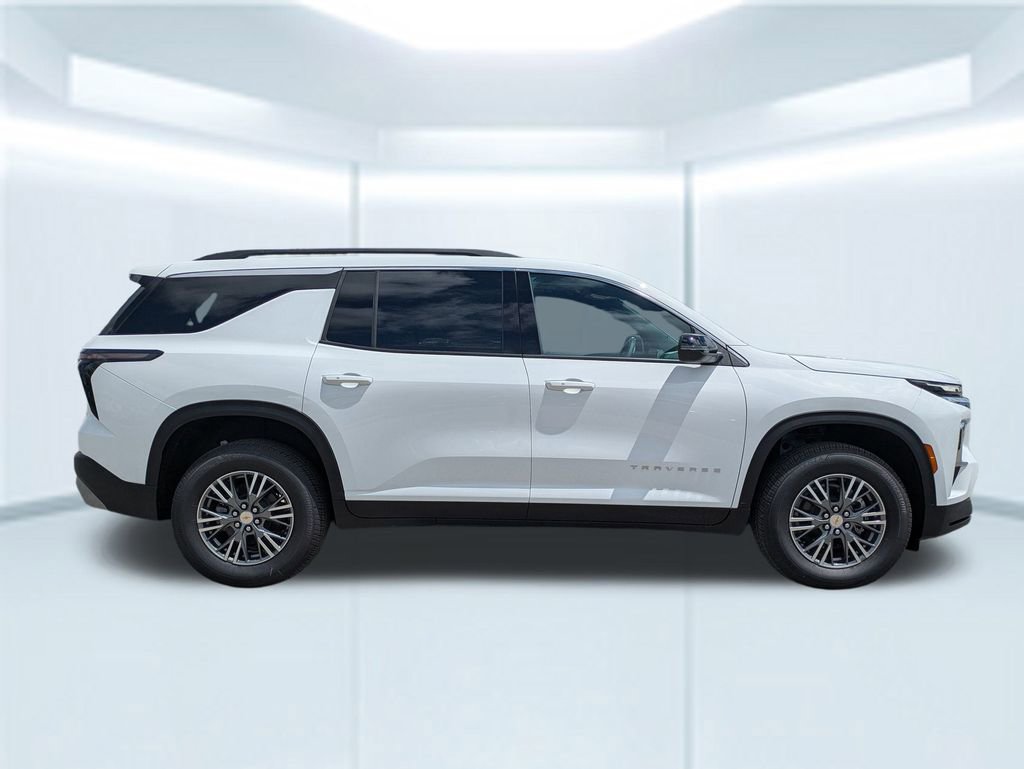 New 2025 Chevrolet Traverse LT image 8