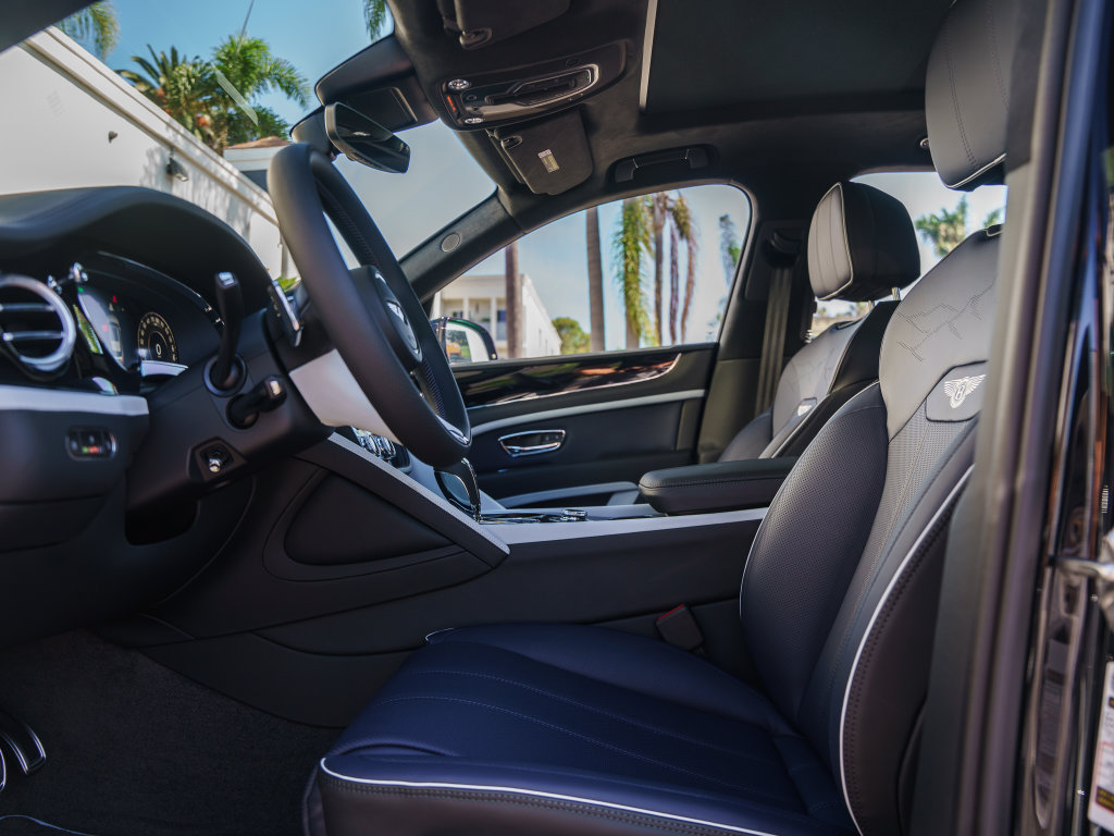 New 2027 Bentley Bentayga AWD/4WD image 14
