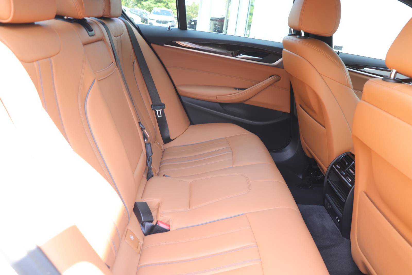 Used 2020 BMW 530i w/ Premium Package RWD image 18