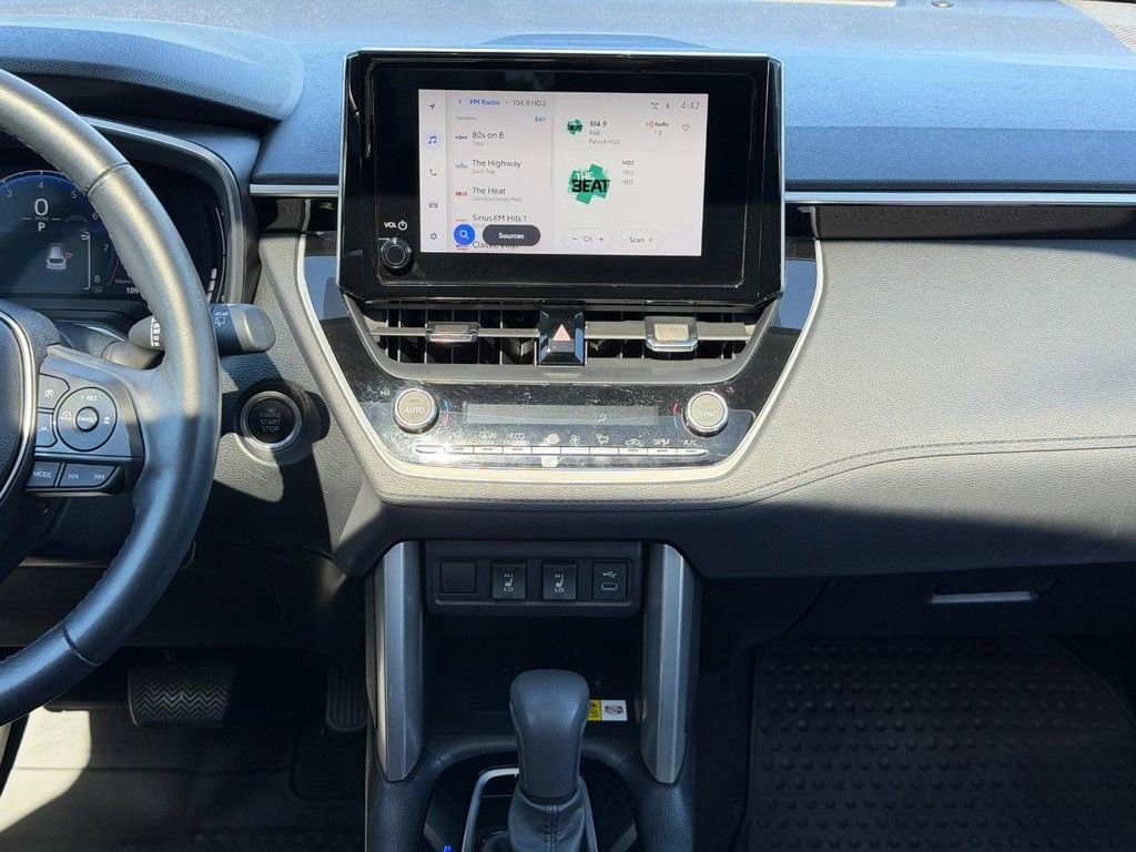 Used 2023 Toyota Corolla Cross XLE w/ Convenience Package AWD/4WD image 15
