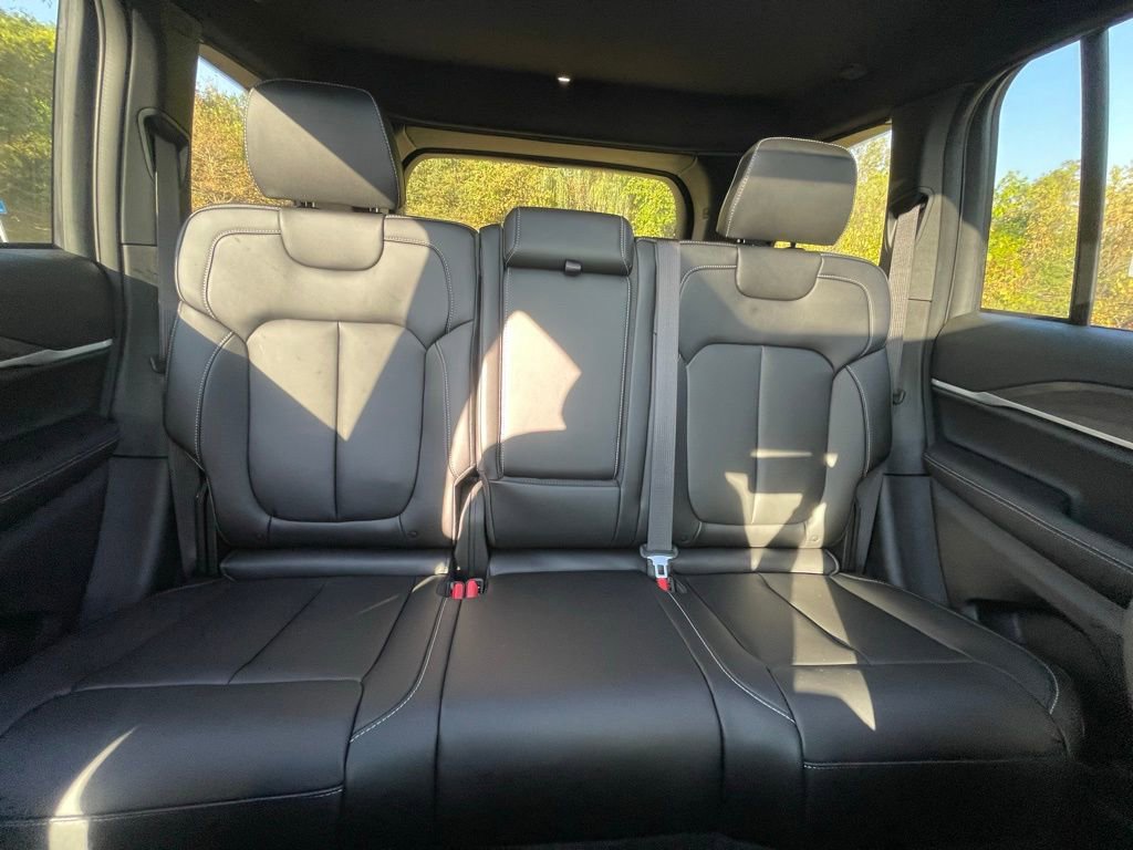 New 2025 Jeep Grand Cherokee L Altitude image 16