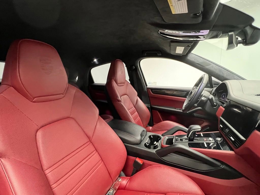 Certified 2022 Porsche Cayenne Turbo GT AWD/4WD image 18
