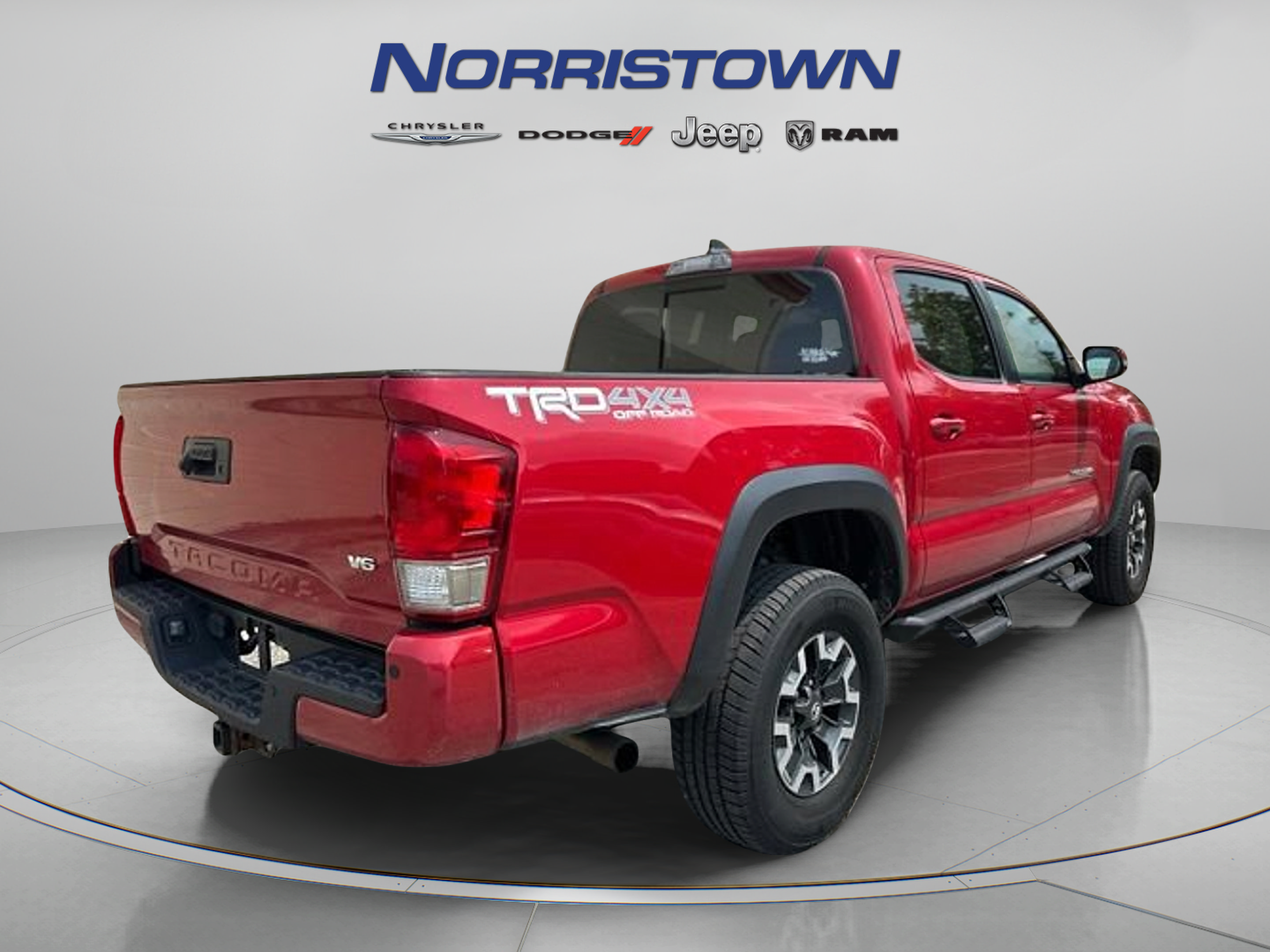 Used 2017 Toyota Tacoma TRD Off-Road w/ Premium & Technology Package AWD/4WD image 8