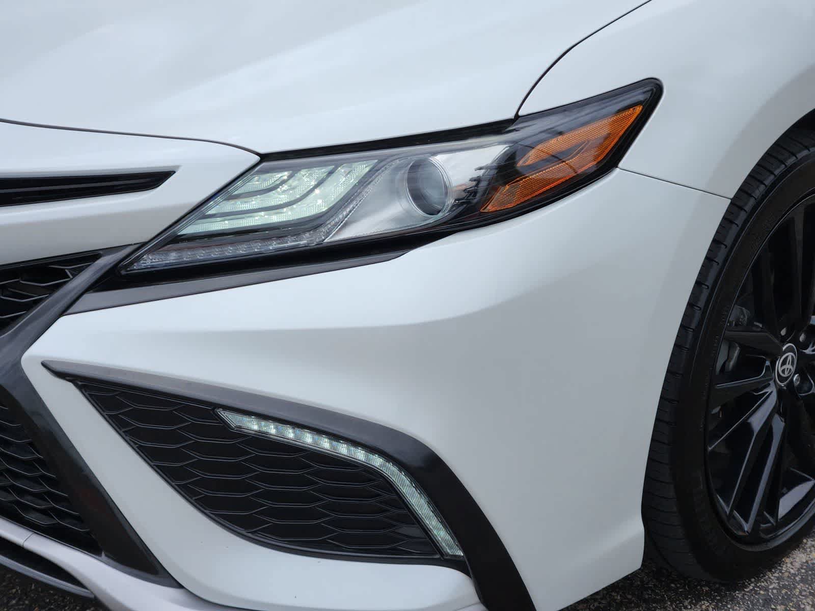 Used 2022 Toyota Camry XSE FWD image 7