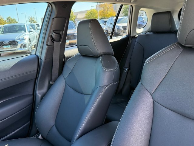 Used 2026 Toyota Corolla Cross XLE w/ Convenience Package FWD image 15
