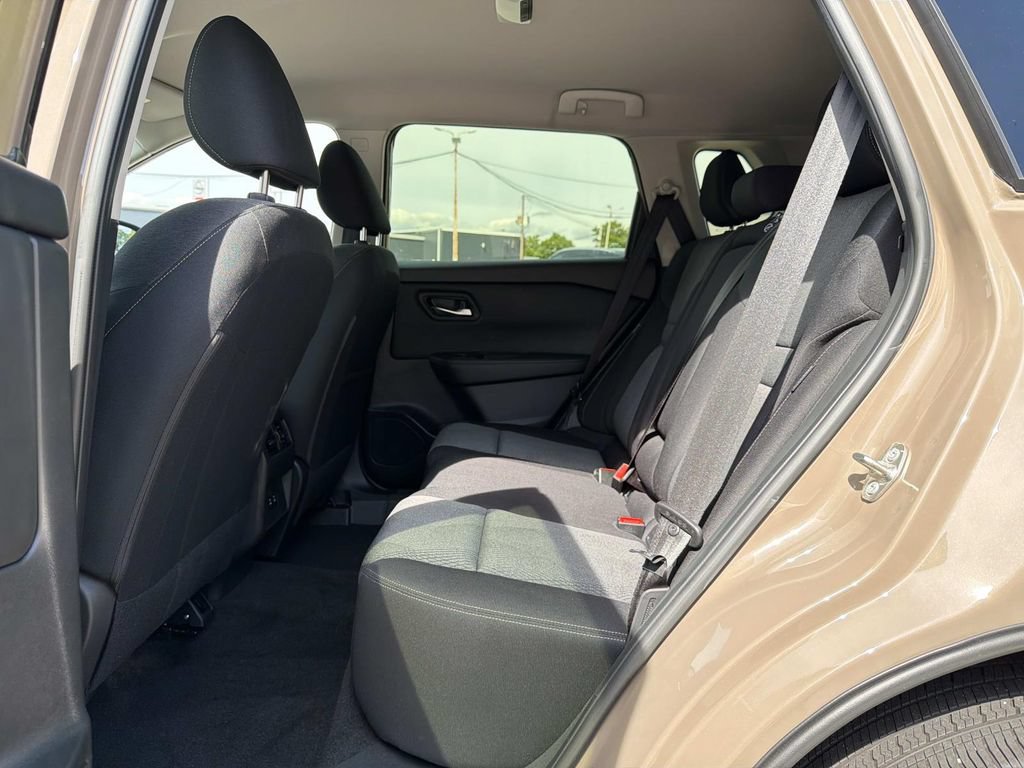 Certified 2024 Nissan Rogue SV AWD/4WD image 15