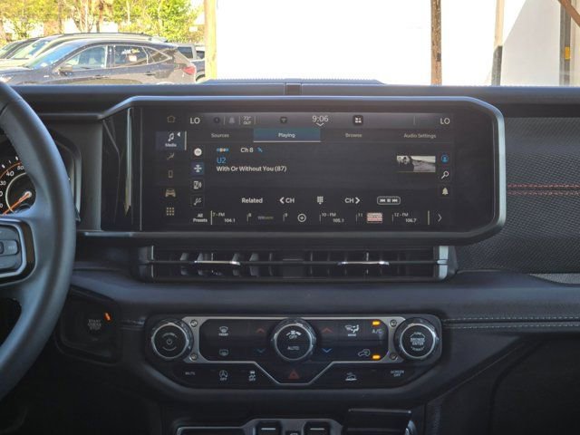 Used 2025 Jeep Wrangler Unlimited Rubicon image 18