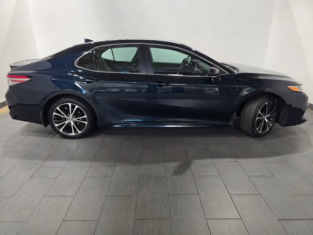 Used 2019 Toyota Camry SE w/ Convenience Package image 6