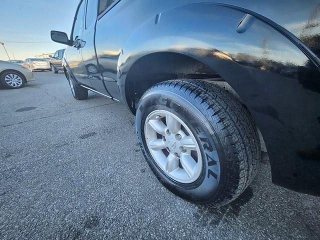 Used 2004 Nissan Frontier XE w/ (VTP) Value Truck Pkg RWD image 16