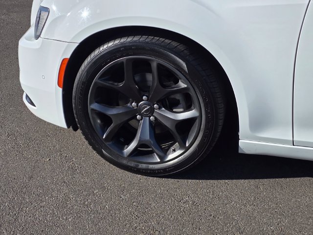 Used 2022 Chrysler 300 S RWD image 5