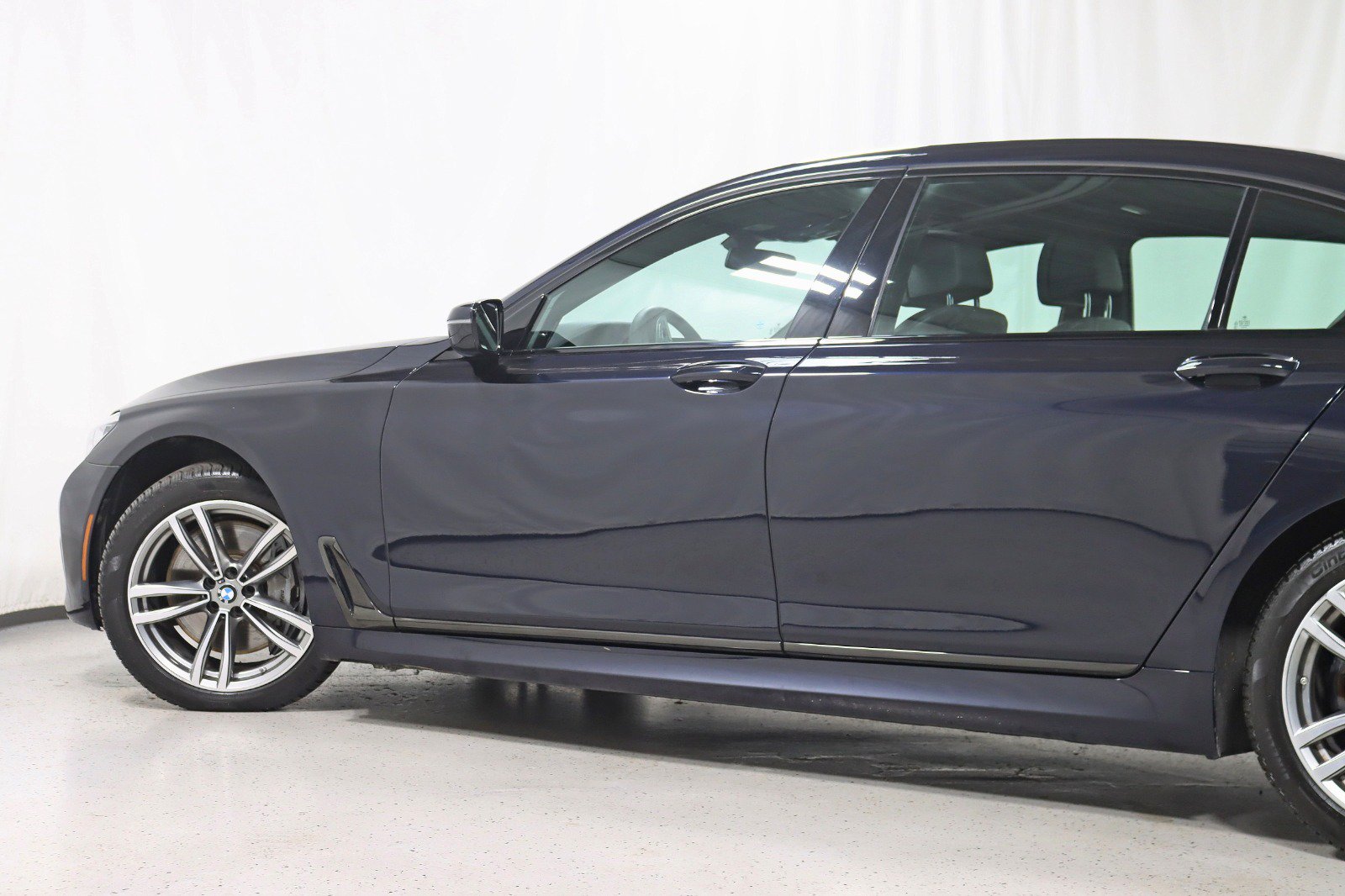 Used 2019 BMW 750i xDrive w/ M Sport Package AWD/4WD image 10