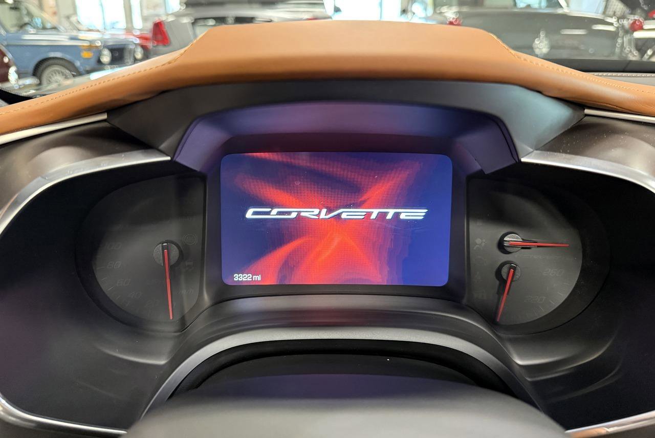 Used 2018 Chevrolet Corvette Stingray Convertible w/ 3LT Preferred Equipment Group image 94