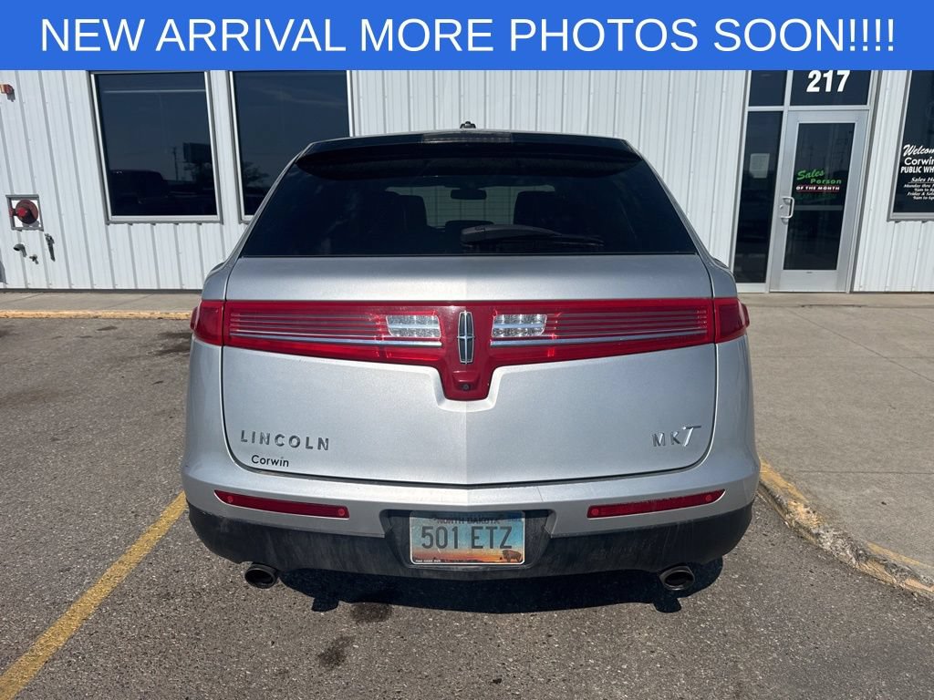 Used 2019 Lincoln MKT AWD image 5