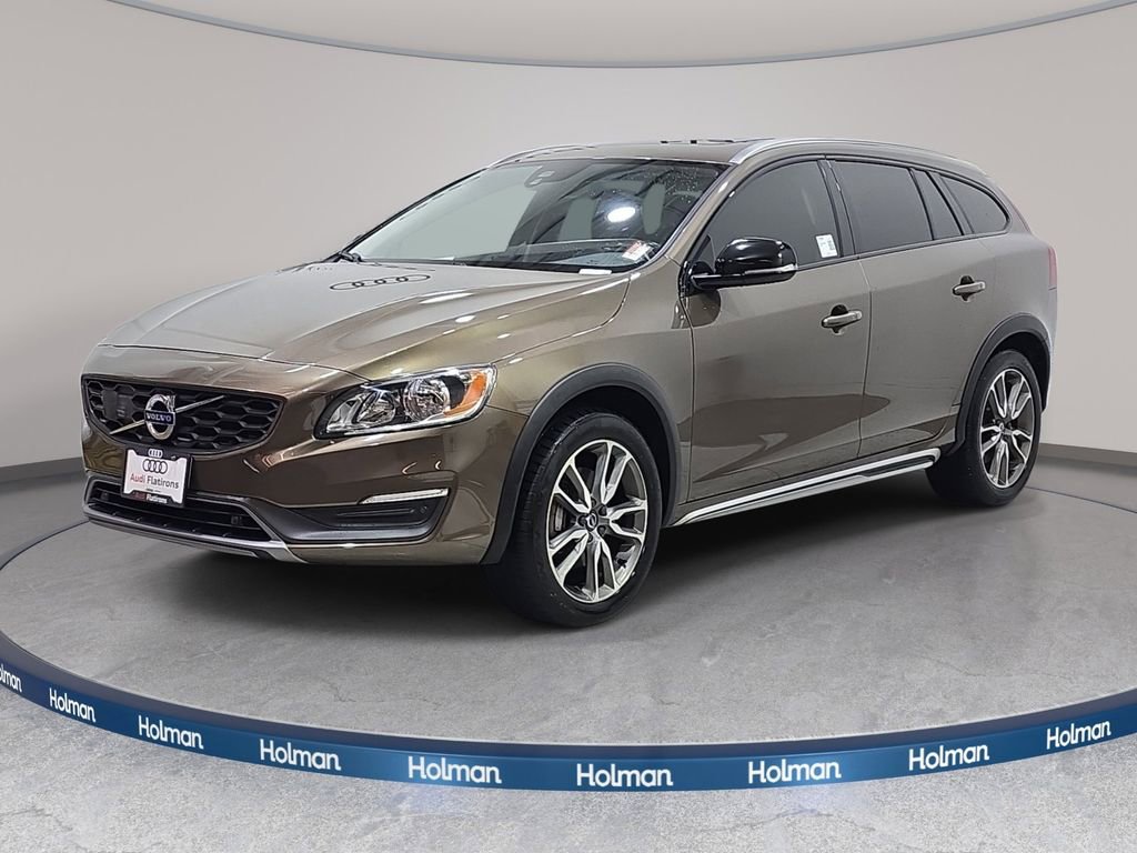 Used 2016 Volvo V60 T5 Cross Country w/ Convenience Package image 1