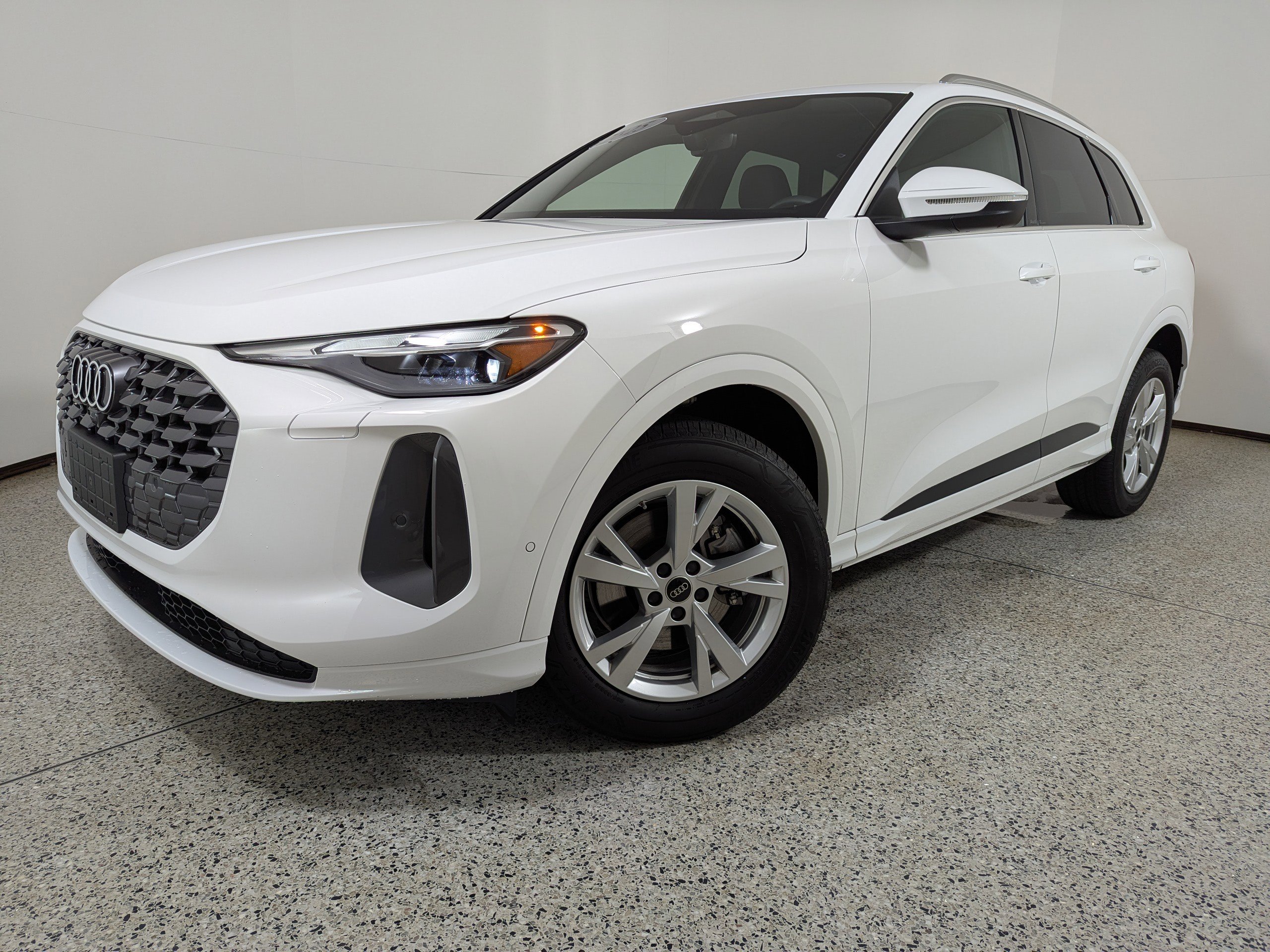 Certified 2025 Audi Q5 Premium w/ Convenience Package image 18