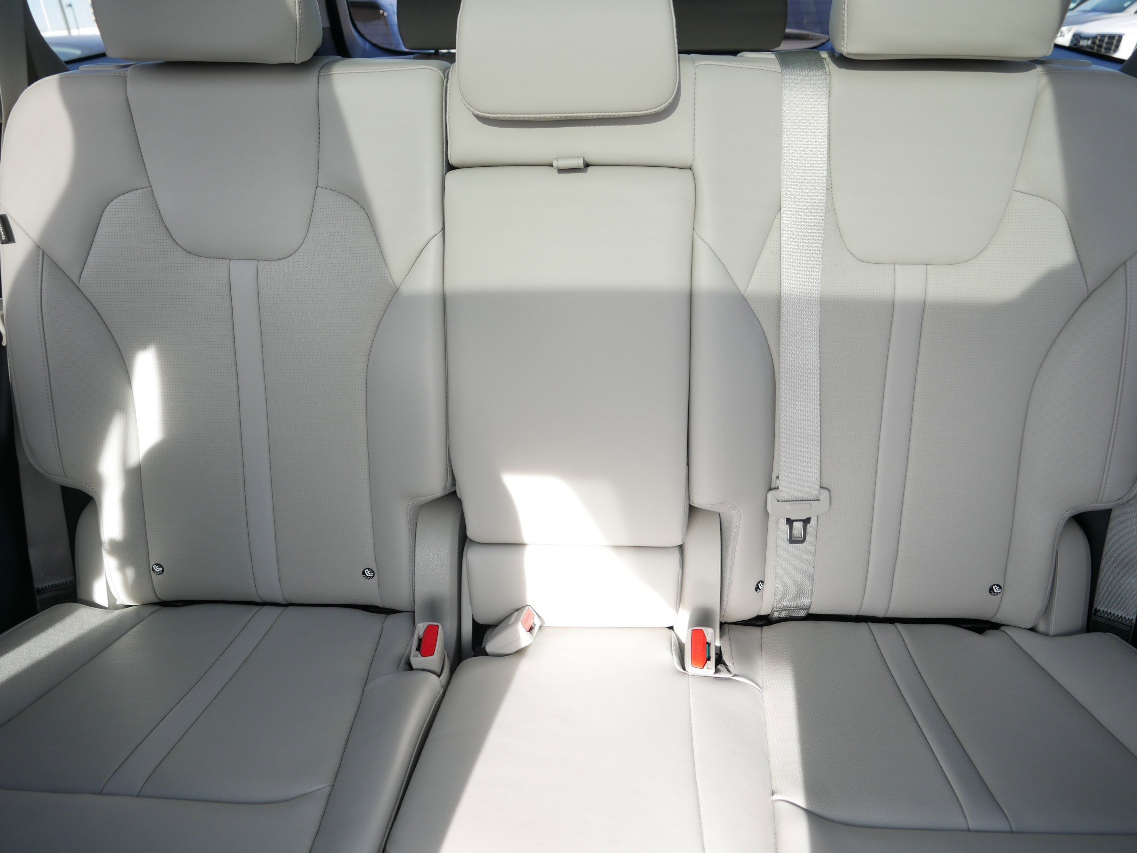 Certified 2025 Kia Sorento S w/ Panoramic Sunroof Package image 13