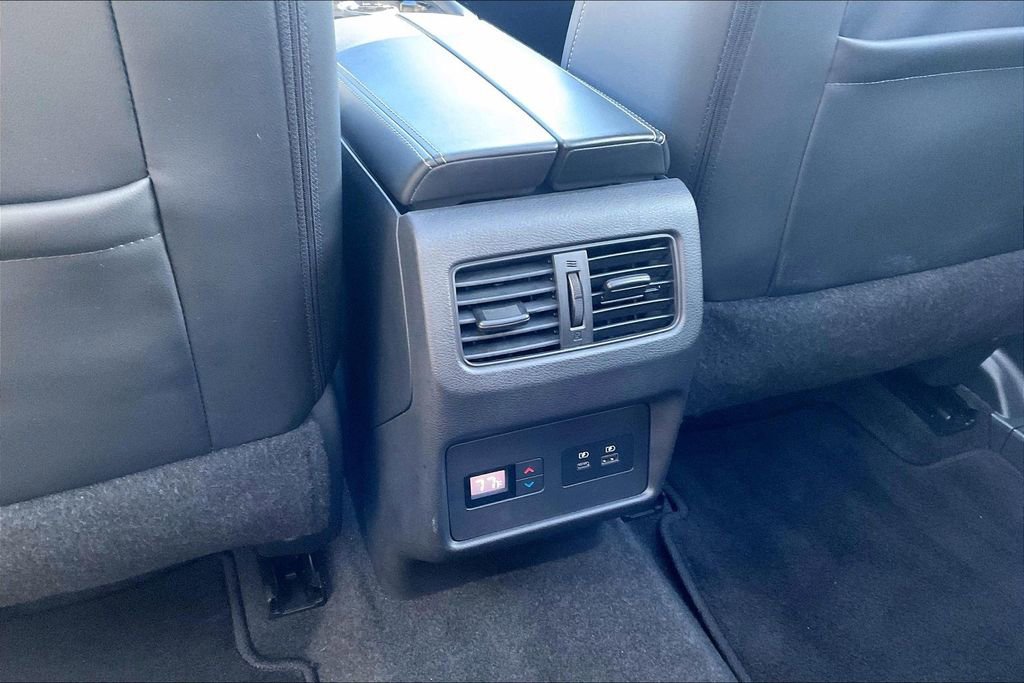 Used 2022 Nissan Rogue SL w/ SL Premium Package image 30