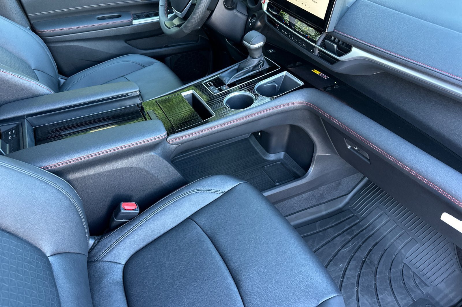 New 2026 Toyota Sienna XSE FWD image 18