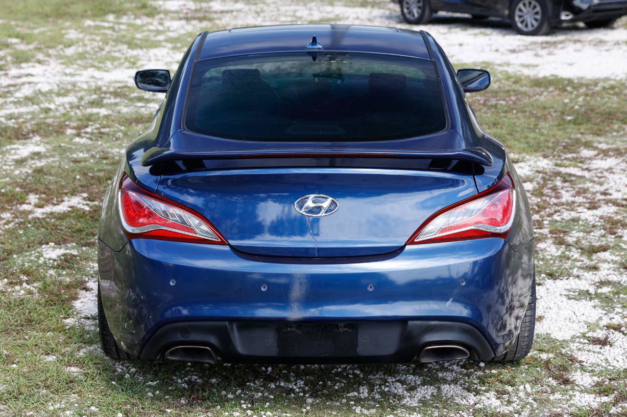 Used 2016 Hyundai Genesis Coupe 3.8 RWD image 9