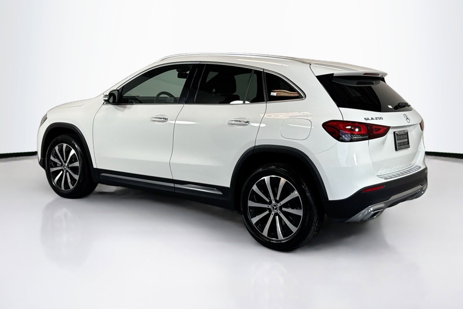 Certified 2022 Mercedes-Benz GLA 250 w/ Premium Package Lite image 7