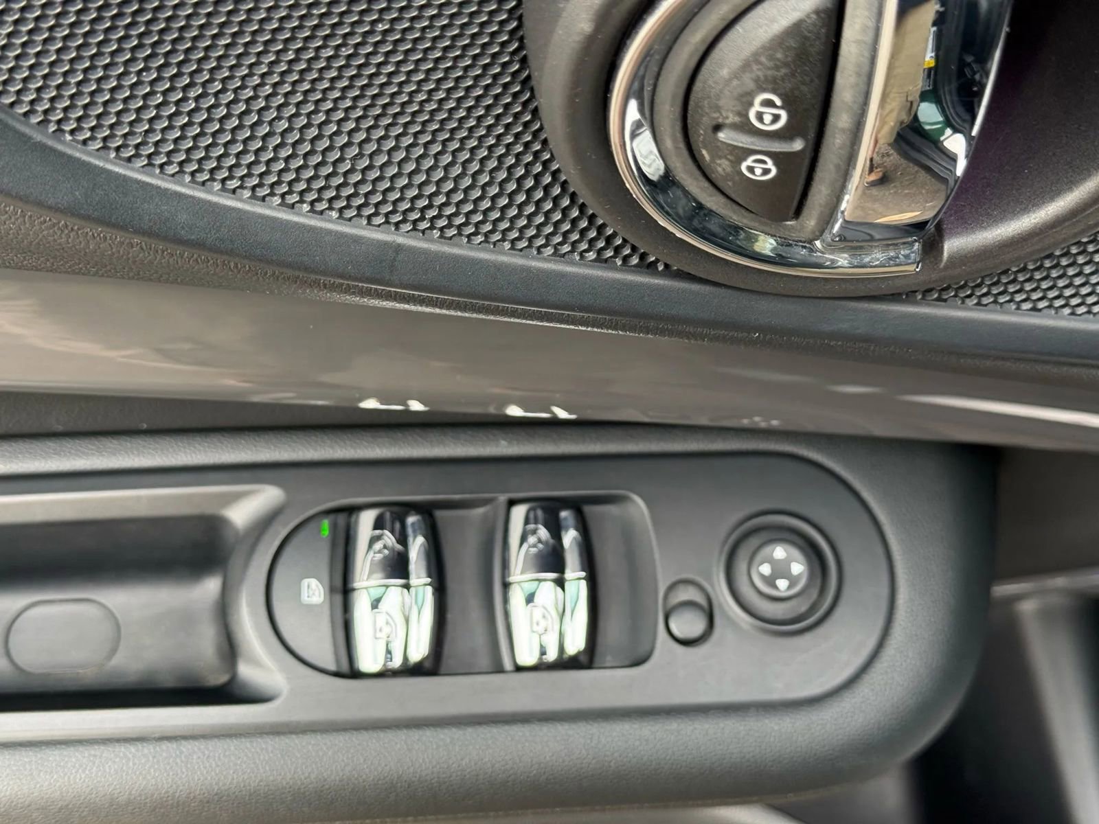 Used 2017 MINI Cooper Clubman S image 13