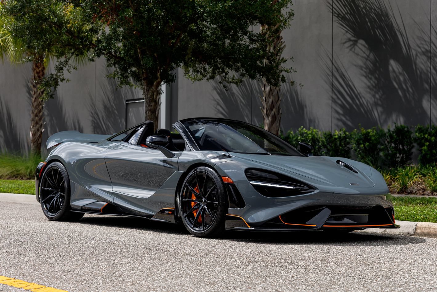 Used 2022 McLaren 765LT RWD image 10
