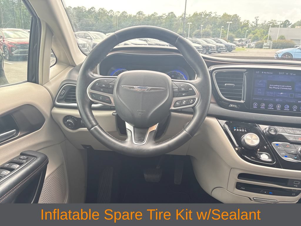 Used 2017 Chrysler Pacifica Touring-L Plus w/ Advanced Safetytec Group FWD image 7