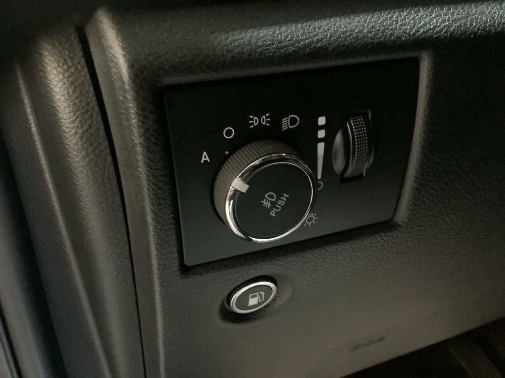 Certified 2020 Jeep Grand Cherokee Altitude AWD/4WD image 25