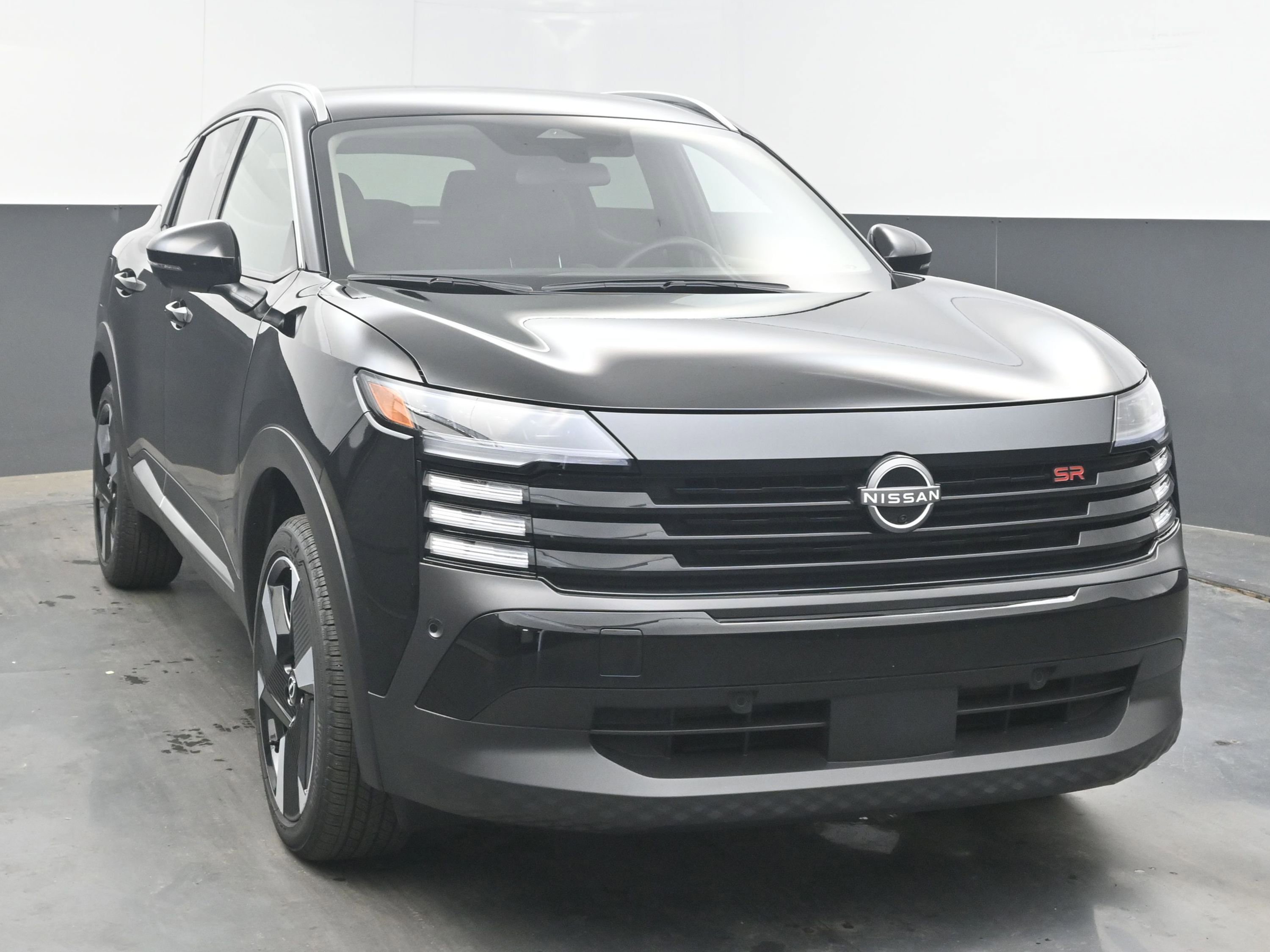 Used 2025 Nissan Kicks SR image 3