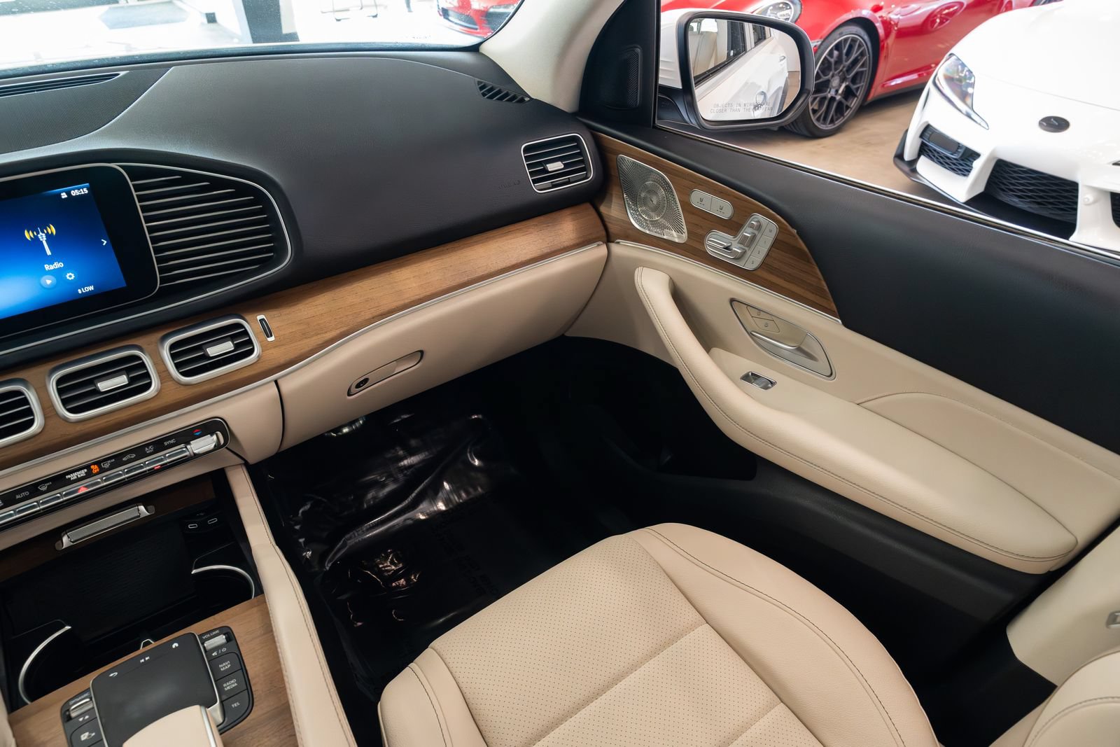 Used 2024 Mercedes-Benz GLE 450 4MATIC image 10