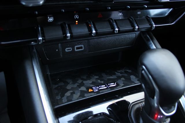 Used 2024 GMC Canyon AT4 w/ AT4 Premium Package image 18