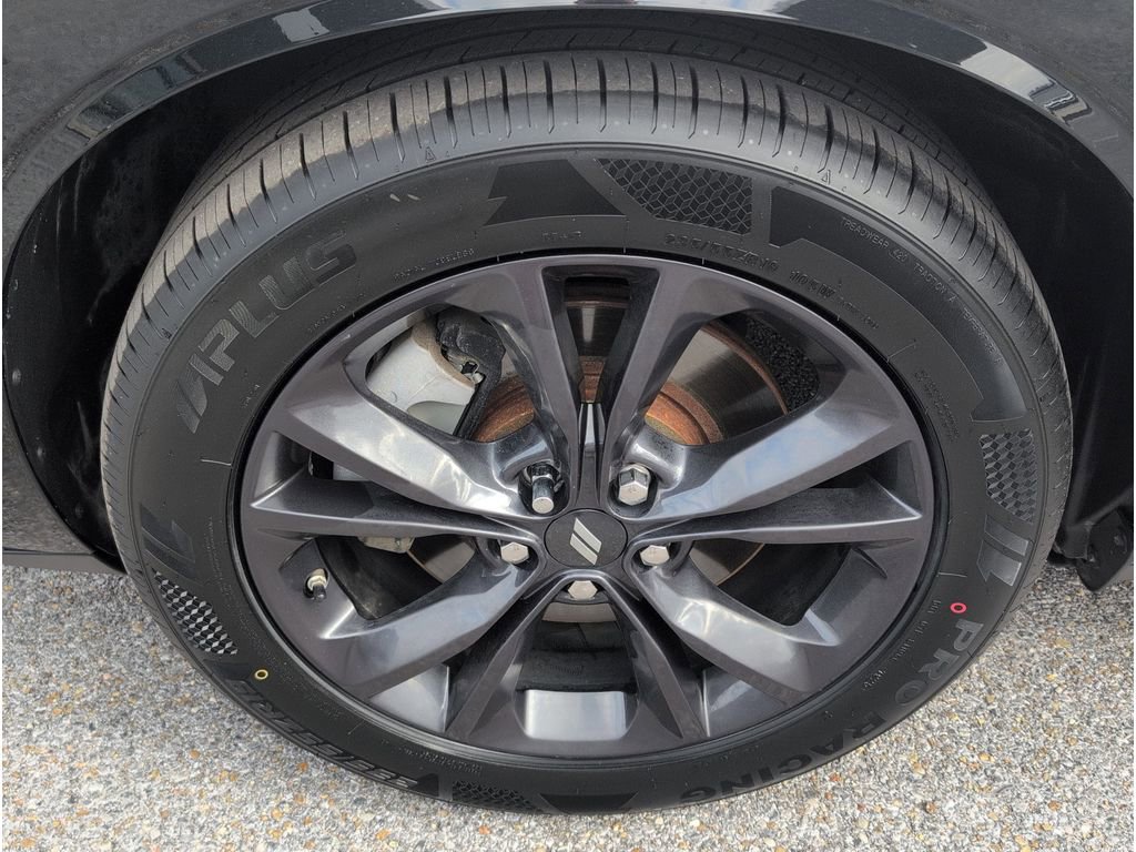 Used 2023 Dodge Challenger SXT w/ Blacktop Package image 9
