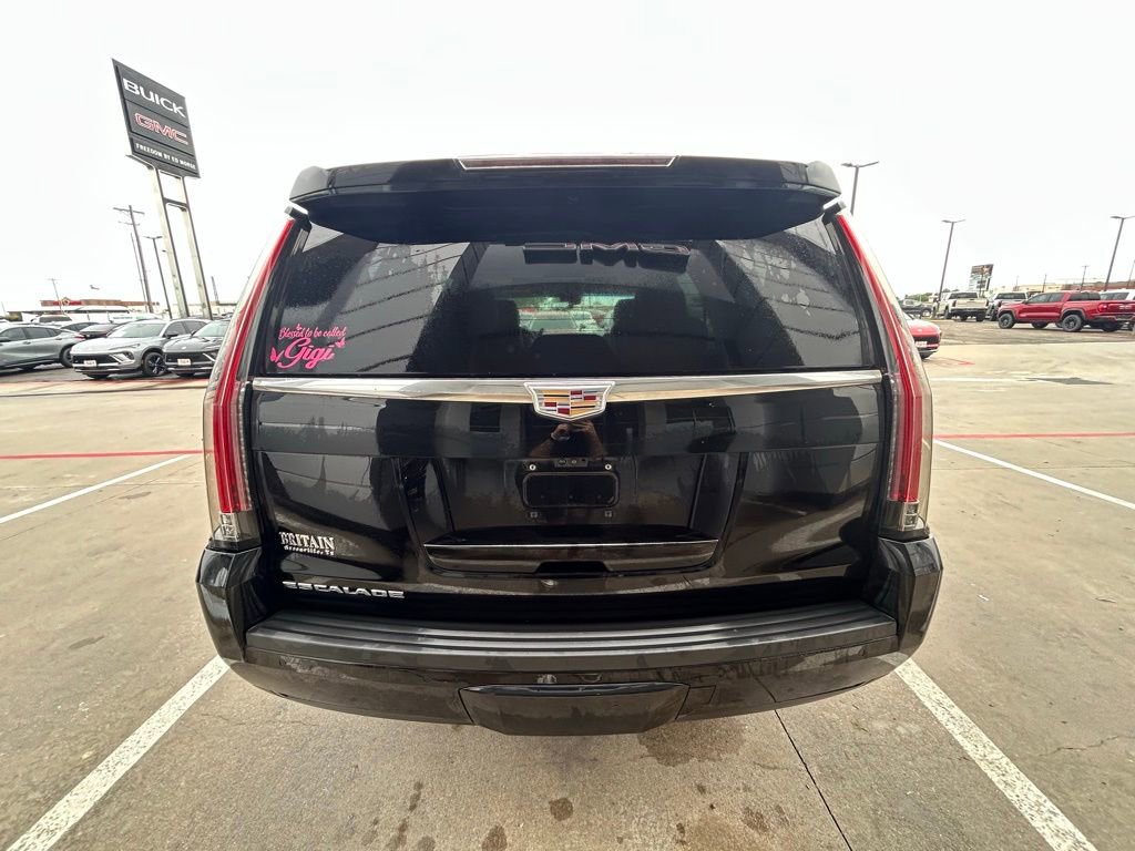Used 2019 Cadillac Escalade Luxury image 3