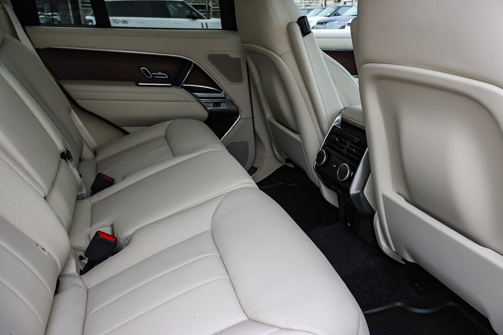 New 2026 Land Rover Range Rover SE image 20