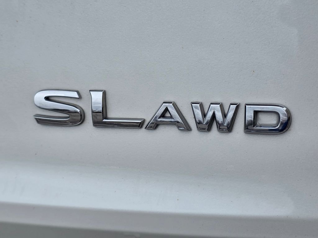 Used 2023 Nissan Rogue SL w/ SL Premium Package image 12