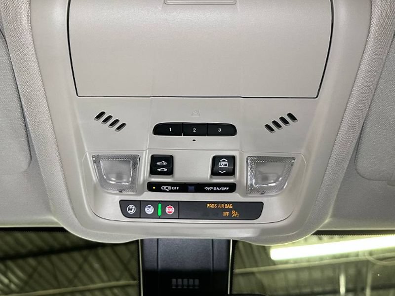 Used 2024 GMC Terrain Denali w/ Denali Premium Package AWD/4WD image 39
